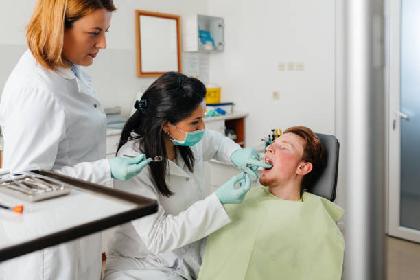 Best Broken or Cracked Tooth Emergency Dentist in Howland Center, OH
